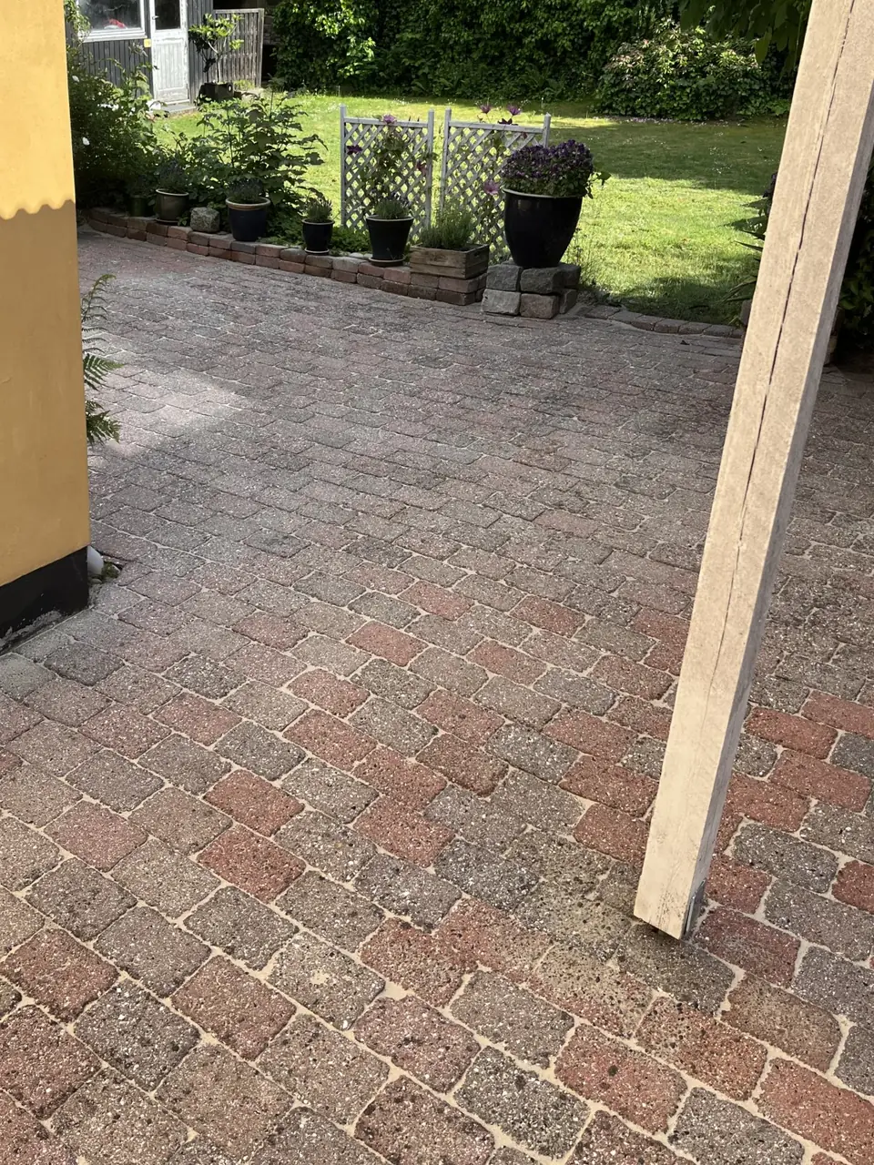 Samme belægning efter rensning